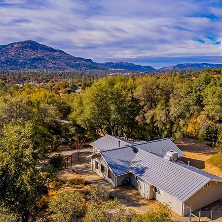 Yosemite Wooded Hills, Pool Table, Fitness, Views Villa